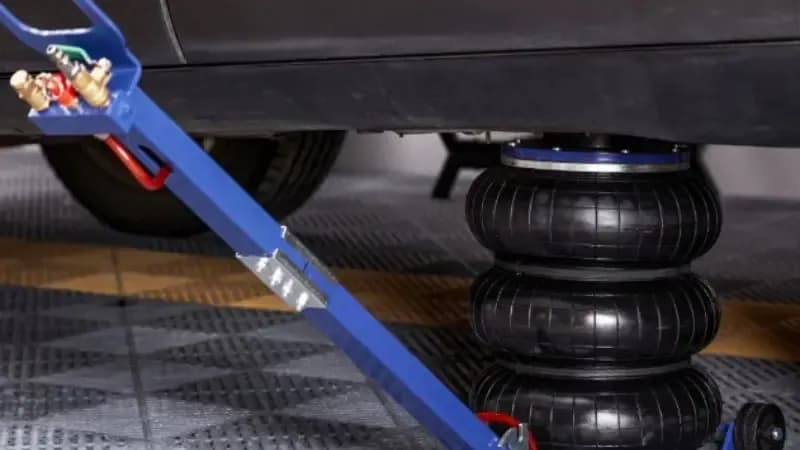 Jak podnieść auto na lewarku bezpiecznie i uniknąć błędów