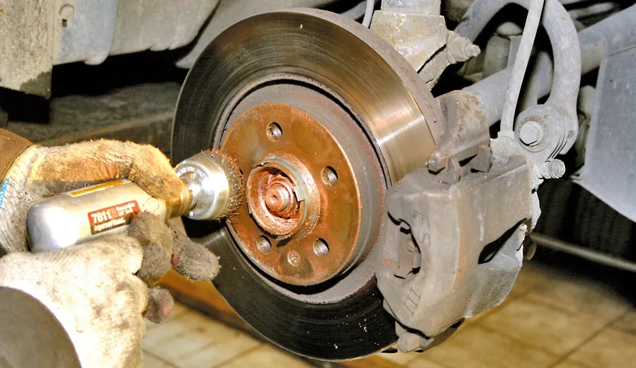 Jaki smar do piast samochodowych - uniknij kosztownych błędów