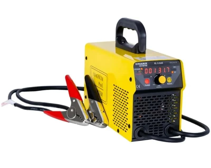 Jaki kupić prostownik do ładowania akumulatora, aby uniknąć problemów?