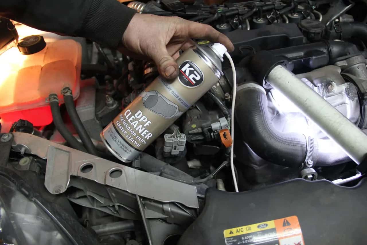 Skuteczne środki do czyszczenia DPF, które uratują Twój silnik