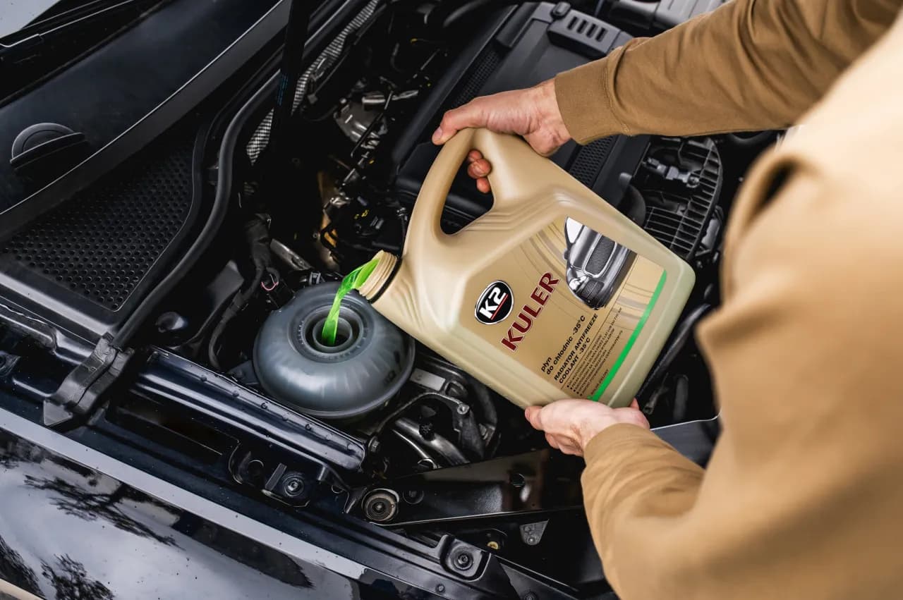 Ile płynu do chłodnicy wlać, aby uniknąć przegrzania silnika?